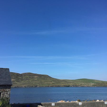 The Pier Bar , Cleggan Bed and Breakfast Exteriör bild