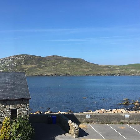 The Pier Bar , Cleggan Bed and Breakfast Exteriör bild